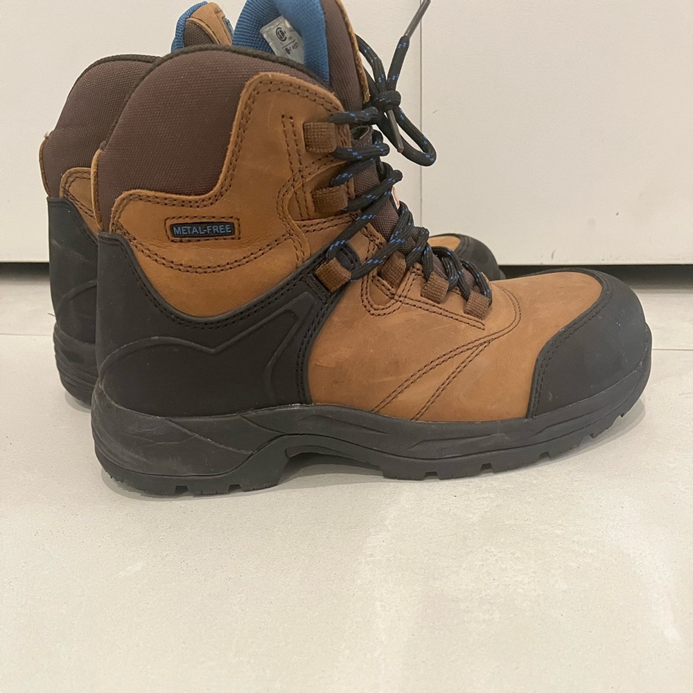 Womens brown hiking boots, size US 8.5. EU39. KODIAK WATERPROOF - Picture 4 of 6